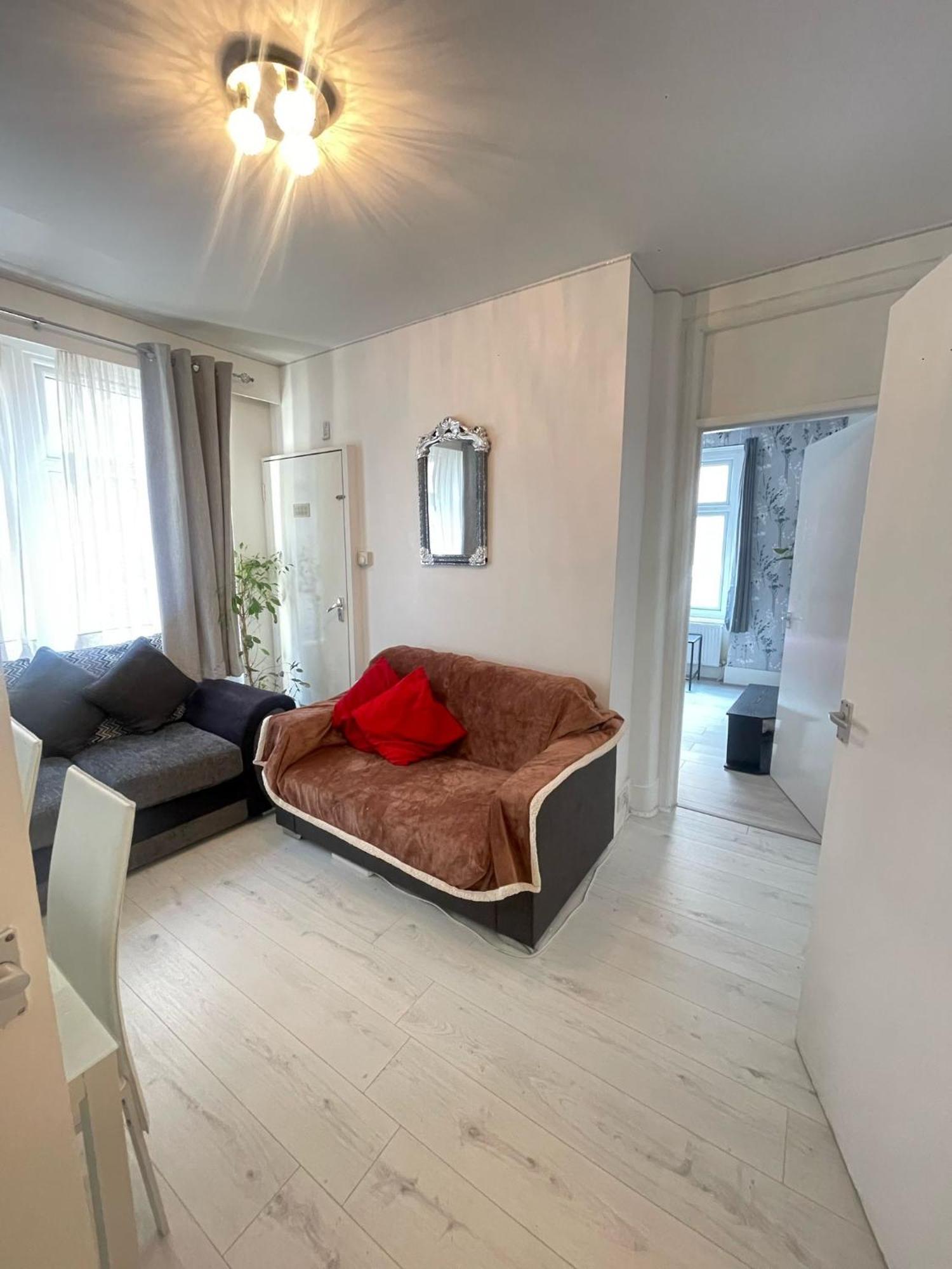 Lovely 2 Bed Flat 2 Floor Miles London Exterior photo